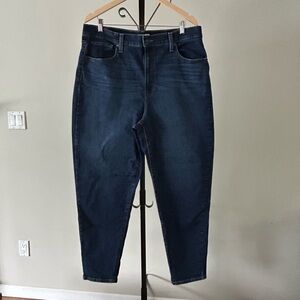 LEVI’S High Waisted Mom Jeans, Size 34.